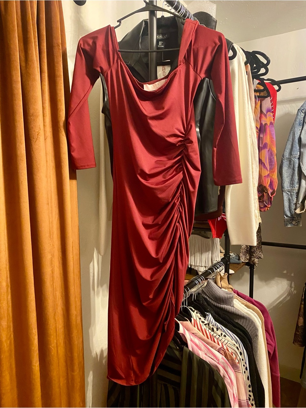 Women's Ruched Satin Midi Dress - Burgundy